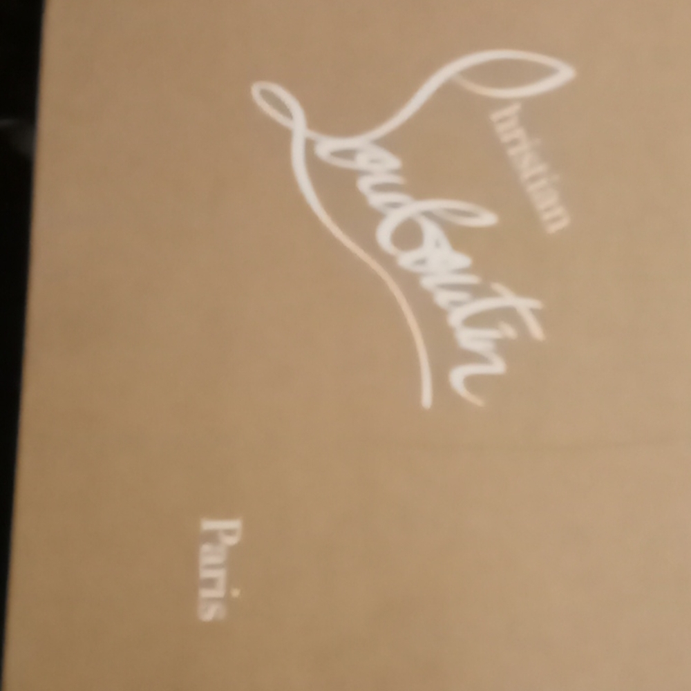 Shoes - Picture 2 of 6